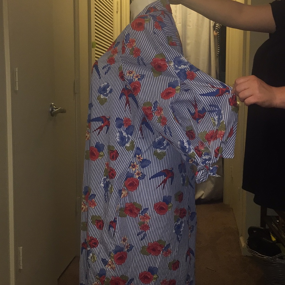 Dress - Picture 3 of 4